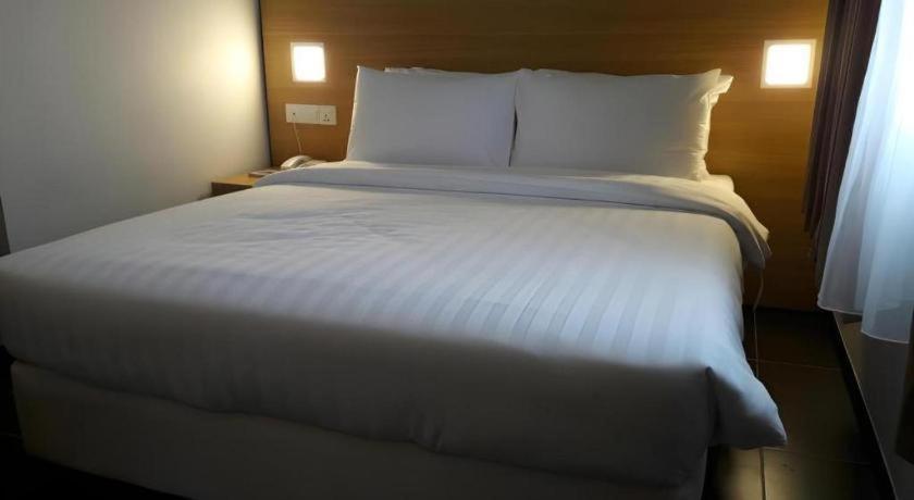 Hotel Seri Perkasa Кота-Кинабалу Экстерьер фото